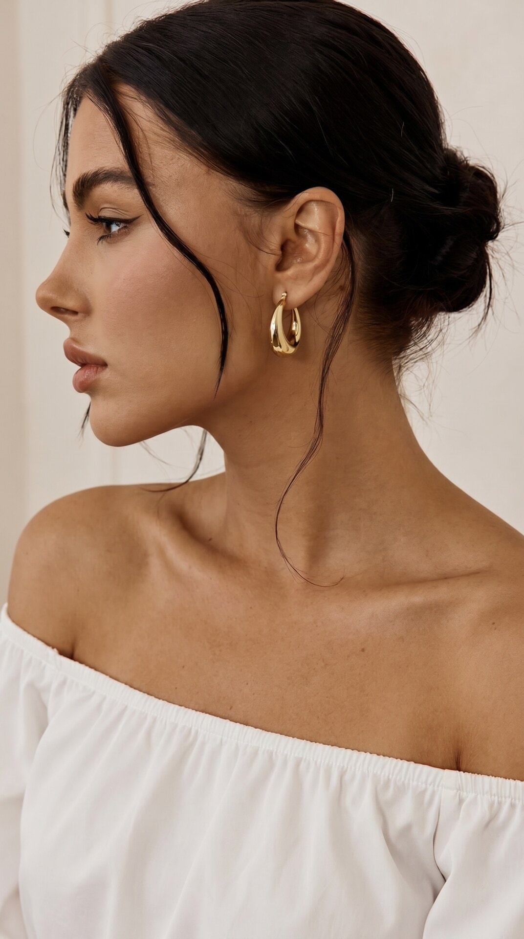 Off Shoulder Earring Profile